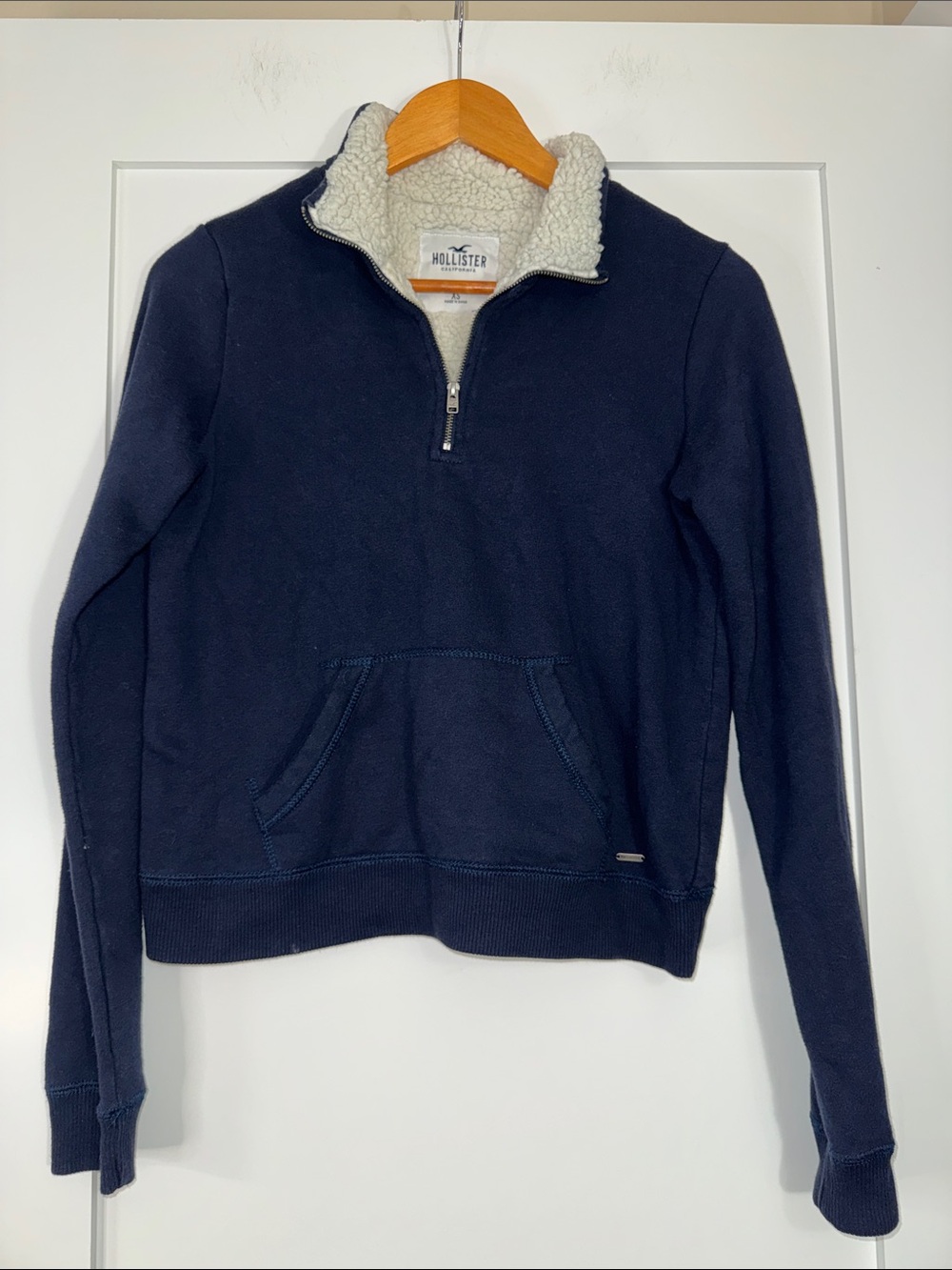Hollister women’s Navy Quarter-Zip Sherpa Lined Pullover Sz XS Cozy Fluffy